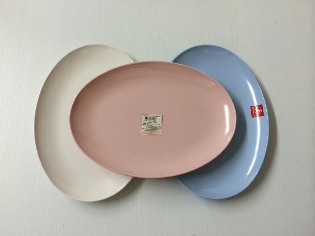 P148-9 จานเปลรูปไข่ 9" ฟ้า (1x12)