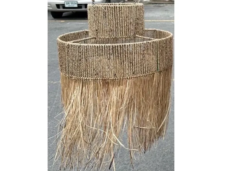 โคมชั้นปล่อยชายใหญ่