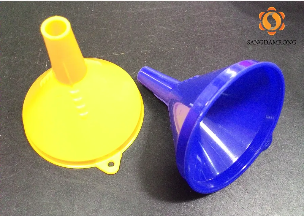 กรวยพลาสติก 2.5" (013-2.5)