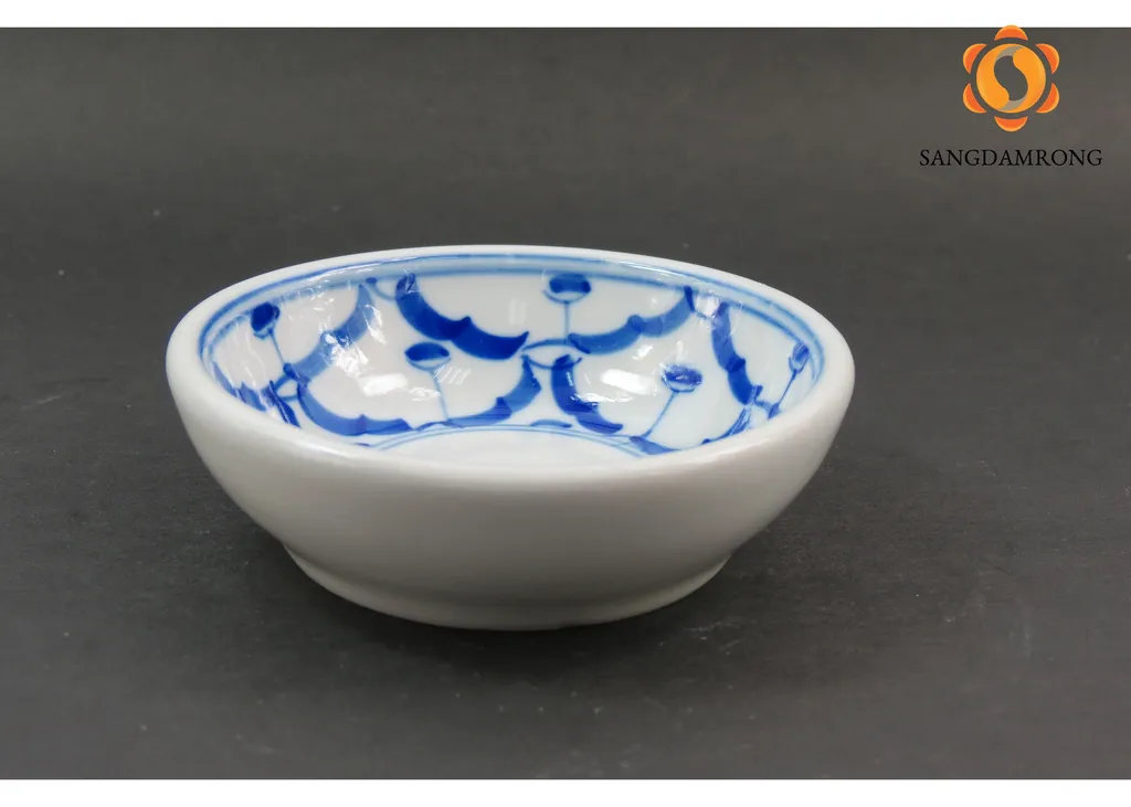 ถ้วยน้ำจิ้มปากบานสปร