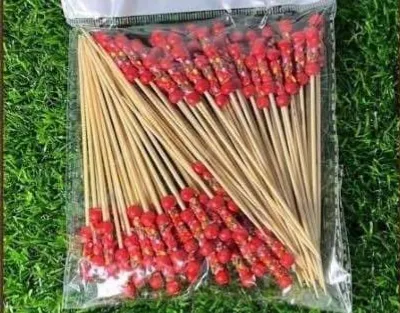 ไม้จิ้มแฟนซี 12 ซม. แบบ A - ด้ายแดง (1*100)