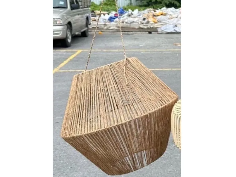 โคมไฟเพชรปอกะเจา