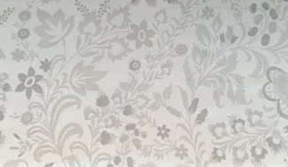 P-142 ผ้าปูโต๊ะพีวีซีหน้าเดียว ดอกขาว 135*3000 ซม.