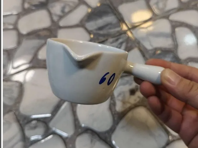 เทเทียนใหญ่ สีขาว