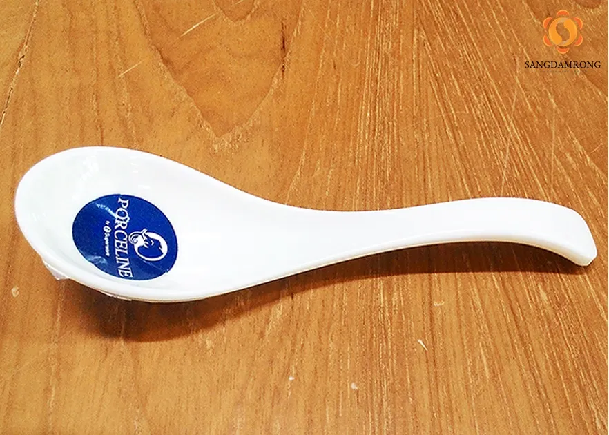 SP 6139 ช้อนสีขาว/ครีม ด้ามงอเล็ก (1X144)