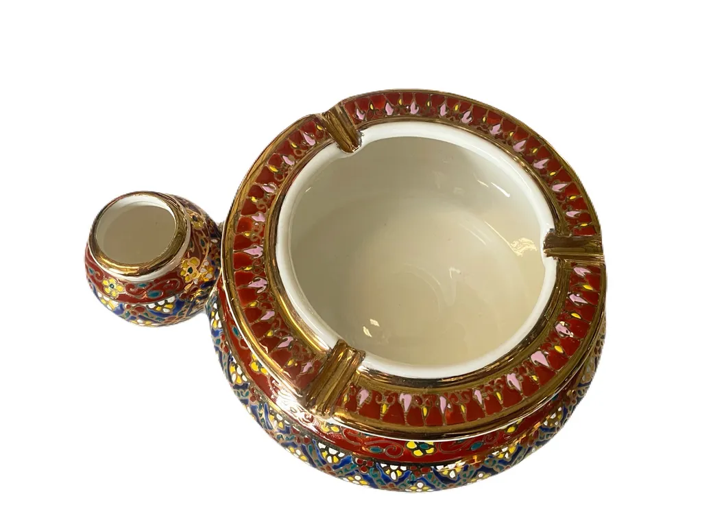 ที่เขี่ยบุหรี่ติดโถ เบญ