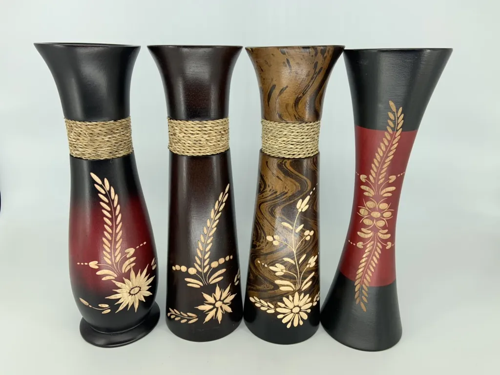 แจกันแกะลาย 4"x 14"