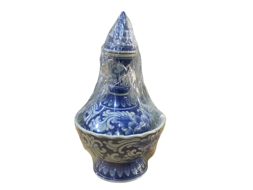 ที่กรวดน้ำ ลายคราม