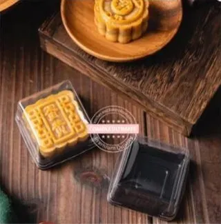 กล่องขนมพร้อมฝาใส 80 g. สีดำ 6*6*4ซม.(1*50)