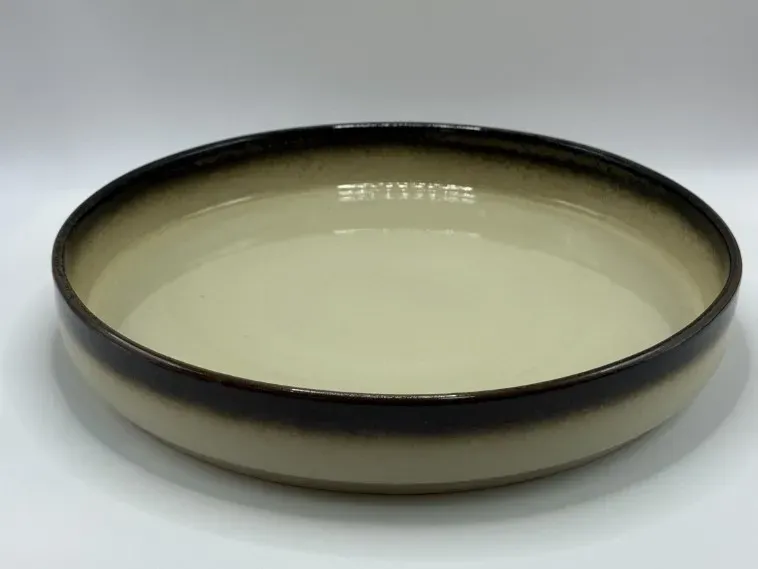 จานรองขอบตั้ง 12" สีออมเบย์ครีม